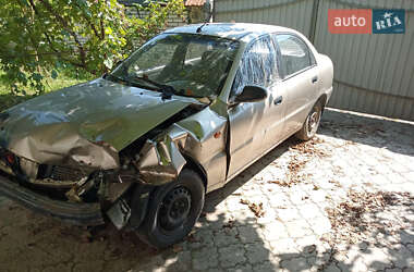 Daewoo Lanos  2004