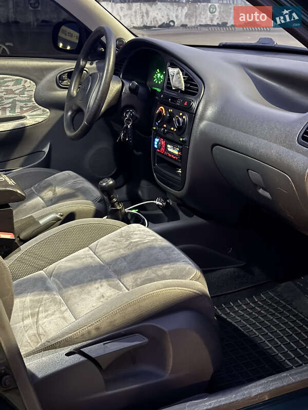 Седан Daewoo Lanos 1998 в Києві