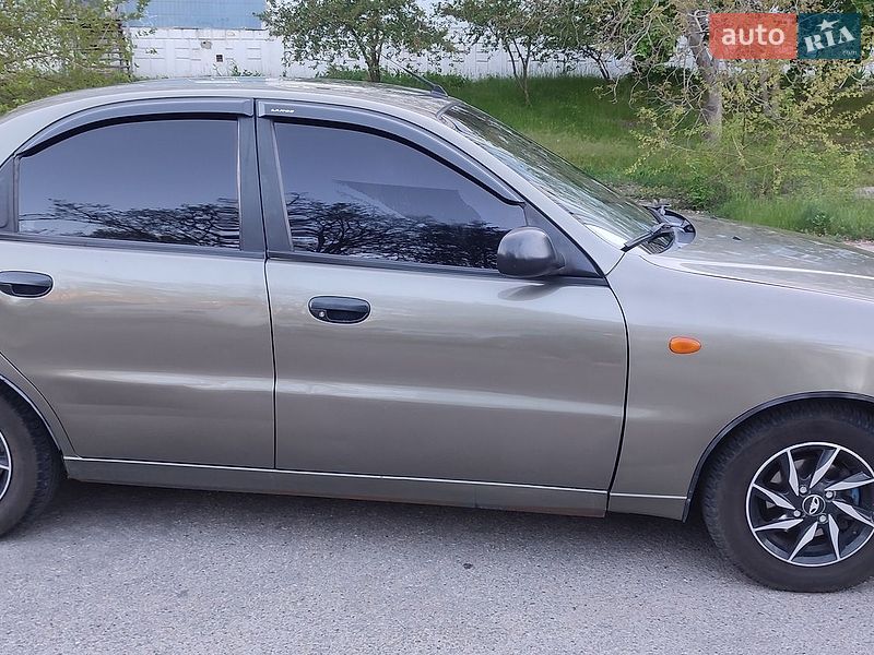 Седан Daewoo Lanos 2004 в Запорожье