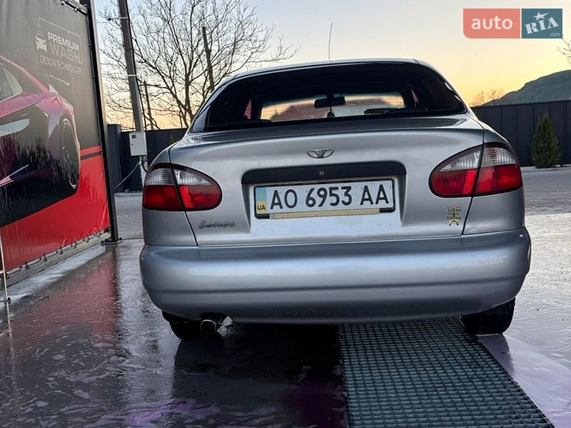 Седан Daewoo Lanos 2005 в Ізі