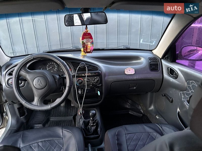 Седан Daewoo Lanos 2005 в Ізі