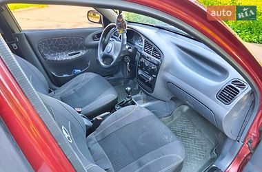 Седан Daewoo Lanos 2004 в Ромнах