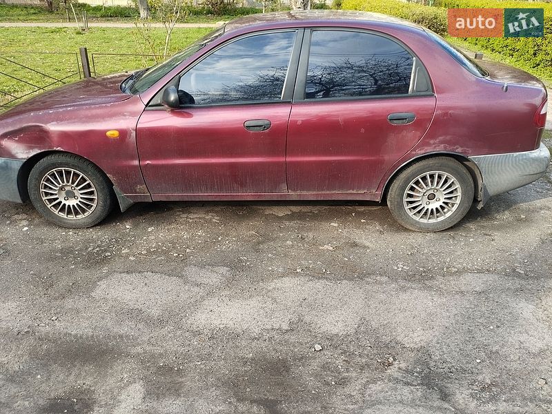 Седан Daewoo Lanos 1998 в Києві