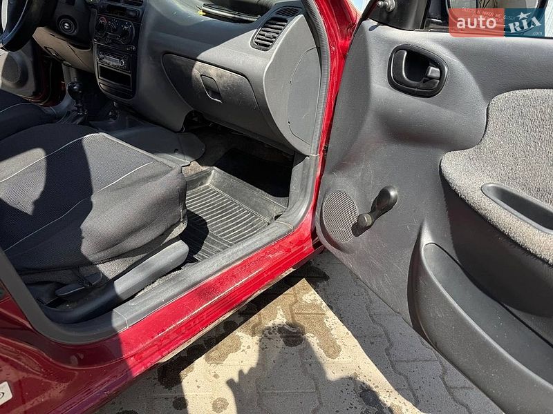 Седан Daewoo Lanos 2006 в Рахове