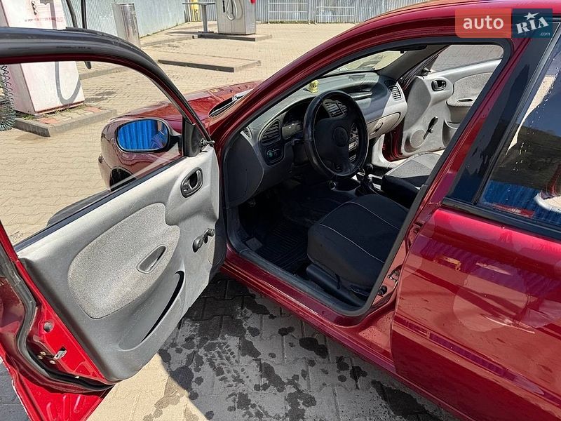 Седан Daewoo Lanos 2006 в Рахове