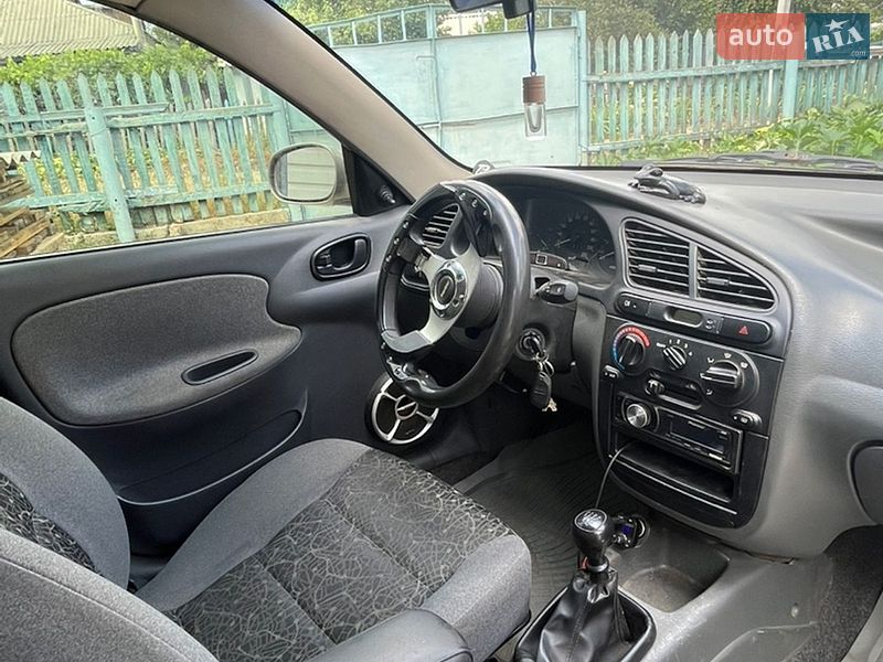 Седан Daewoo Lanos 2008 в Жовтих Водах