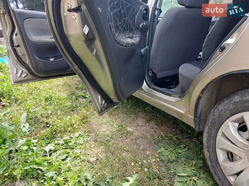 Седан Daewoo Lanos 2008 в Луцьку