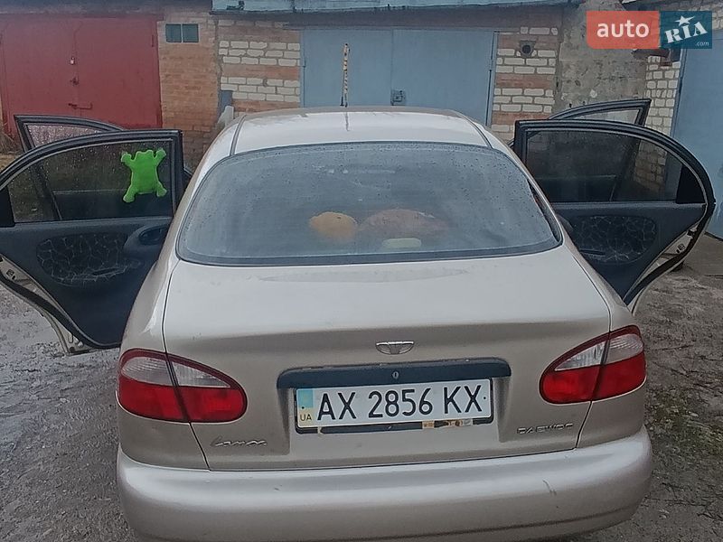 Седан Daewoo Lanos 2004 в Малиновке