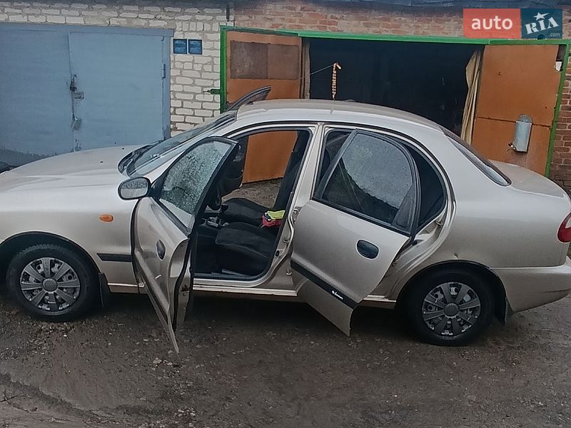 Седан Daewoo Lanos 2004 в Малиновке