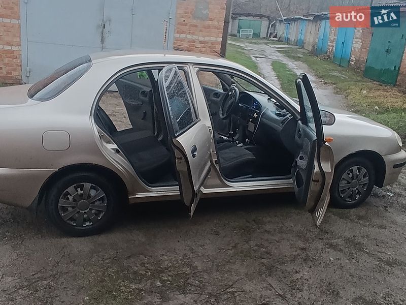 Седан Daewoo Lanos 2004 в Малиновке