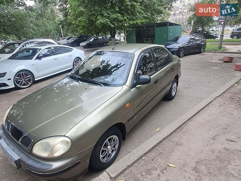Седан Daewoo Lanos 2004 в Киеве