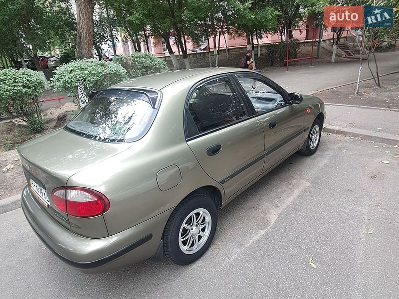 Седан Daewoo Lanos 2004 в Киеве