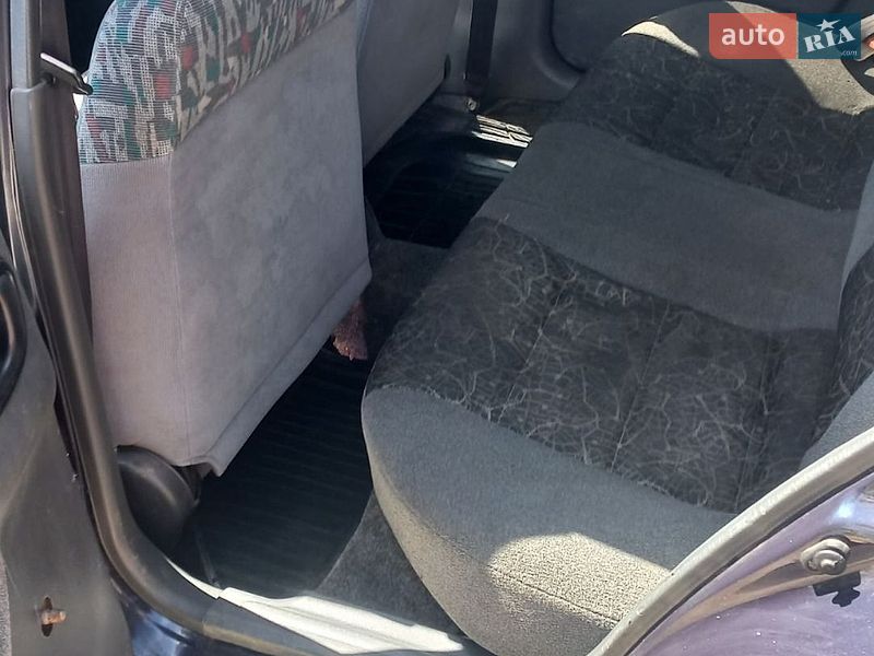 Седан Daewoo Lanos 2004 в Кривом Роге
