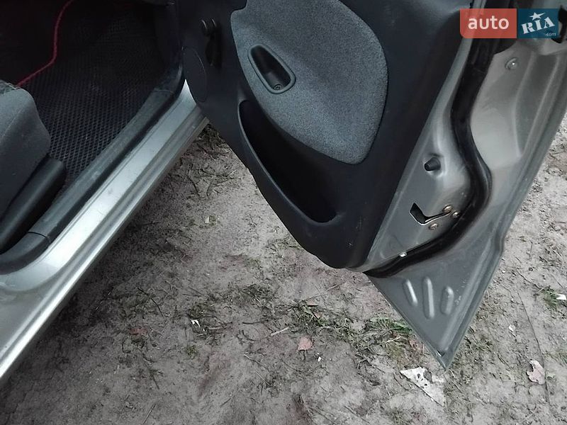 Седан Daewoo Lanos 2006 в Днепре