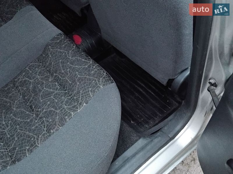 Седан Daewoo Lanos 2006 в Днепре