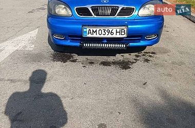 Daewoo Lanos  2001