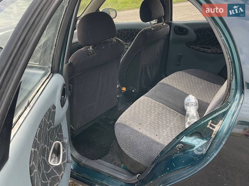 Седан Daewoo Lanos 2004 в Хотине