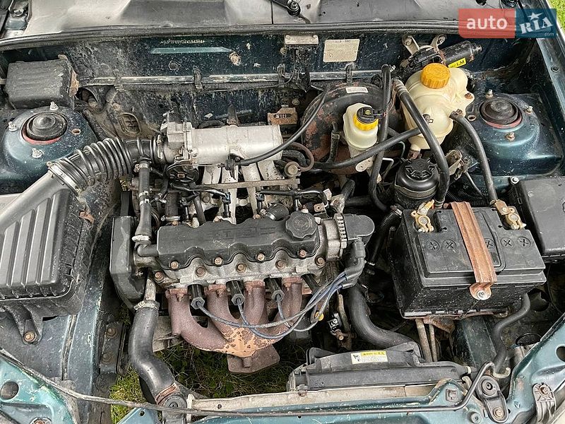 Седан Daewoo Lanos 2004 в Хотине
