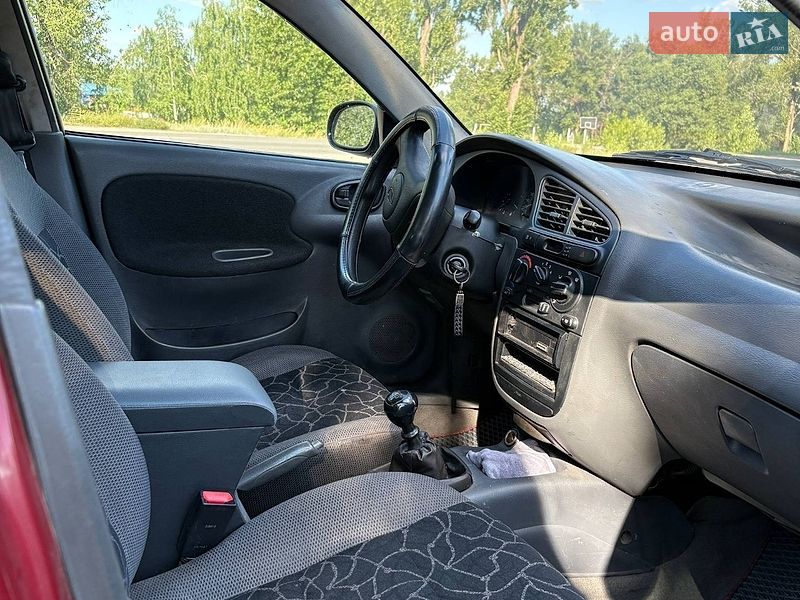 Седан Daewoo Lanos 2004 в Кременчуге