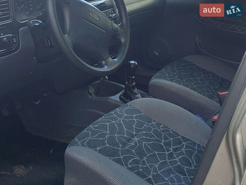 Седан Daewoo Lanos 2004 в Кременчуці