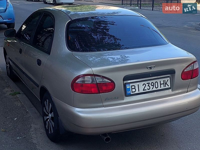 Седан Daewoo Lanos 2004 в Кременчуці