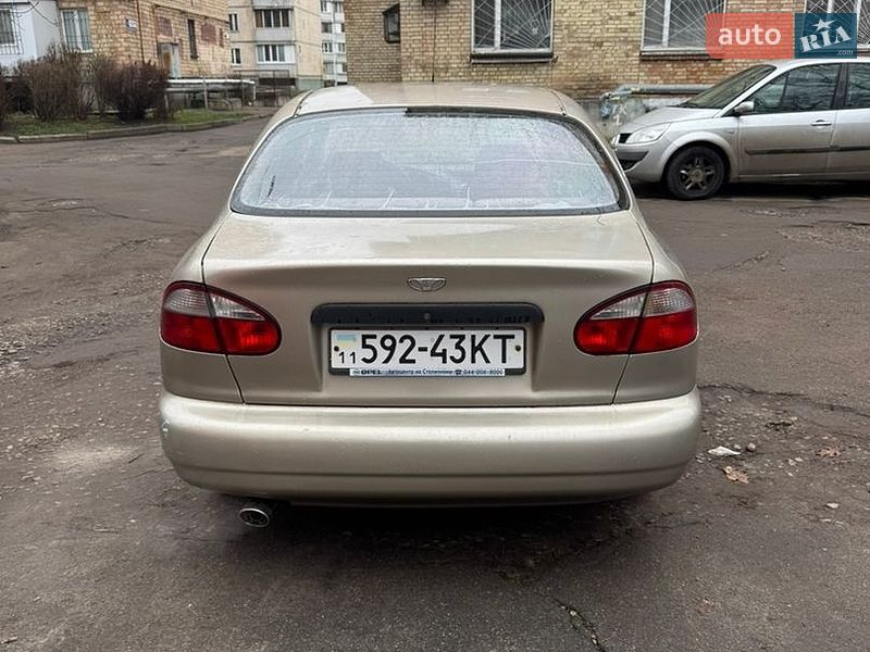 Седан Daewoo Lanos 2004 в Киеве