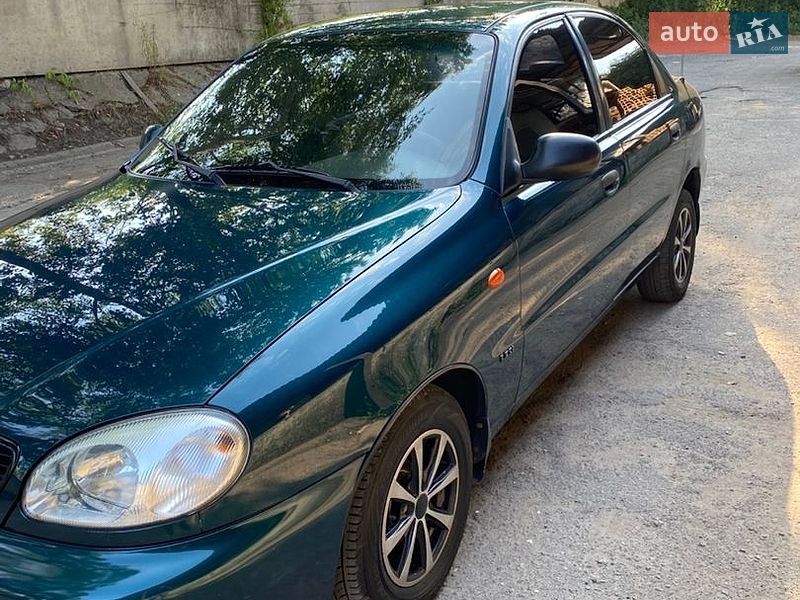 Седан Daewoo Lanos 2002 в Луцьку