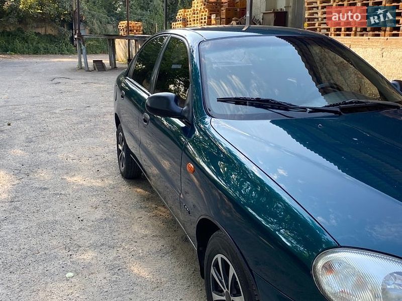Седан Daewoo Lanos 2002 в Луцьку