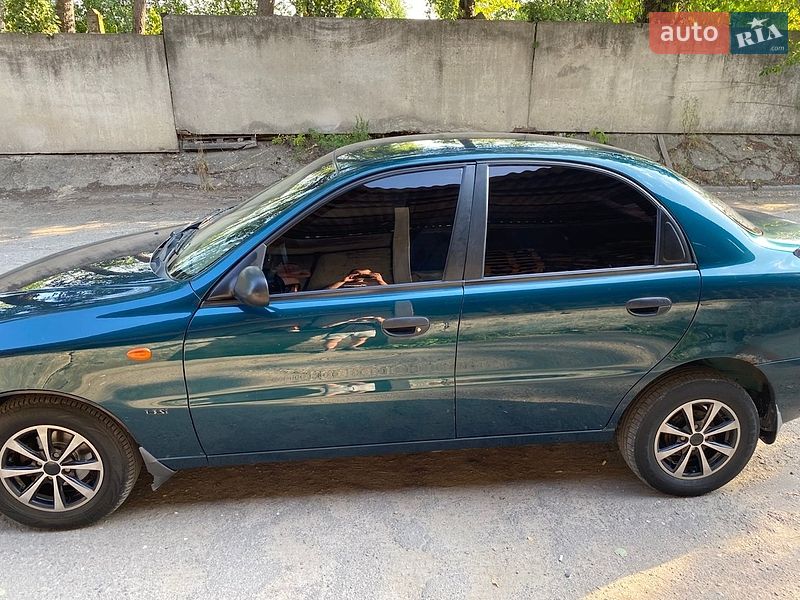 Седан Daewoo Lanos 2002 в Луцьку