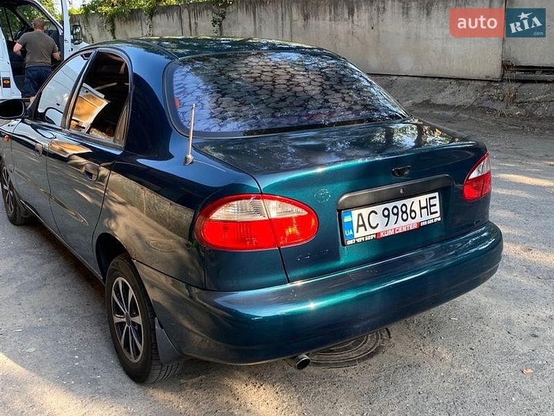 Седан Daewoo Lanos 2002 в Луцьку