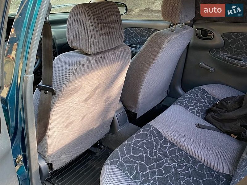 Седан Daewoo Lanos 2002 в Луцьку