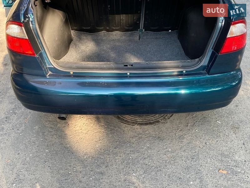 Седан Daewoo Lanos 2002 в Луцьку