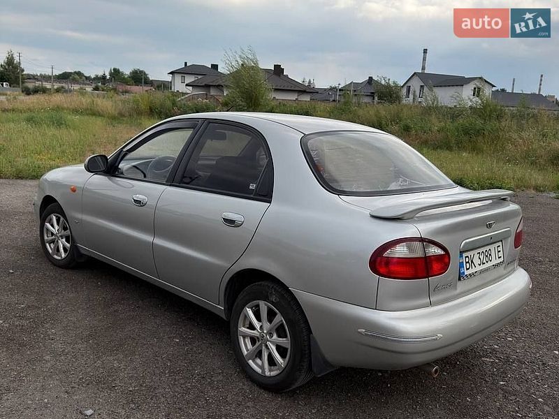 Седан Daewoo Lanos 2004 в Здолбунове
