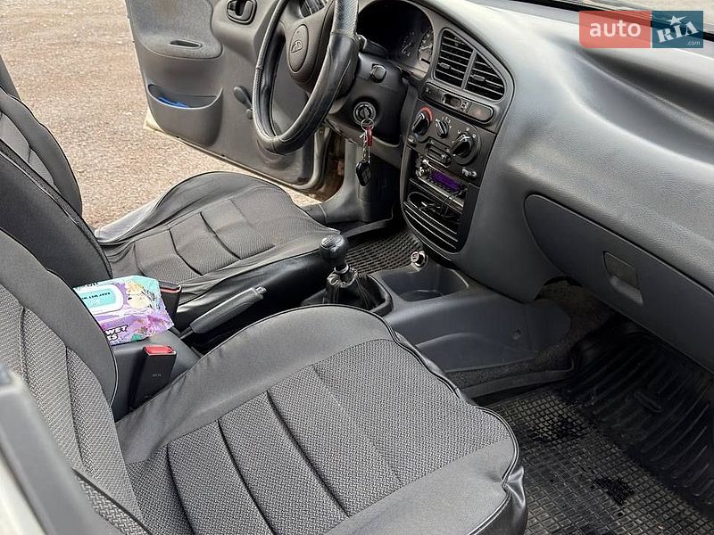 Седан Daewoo Lanos 2004 в Здолбунове