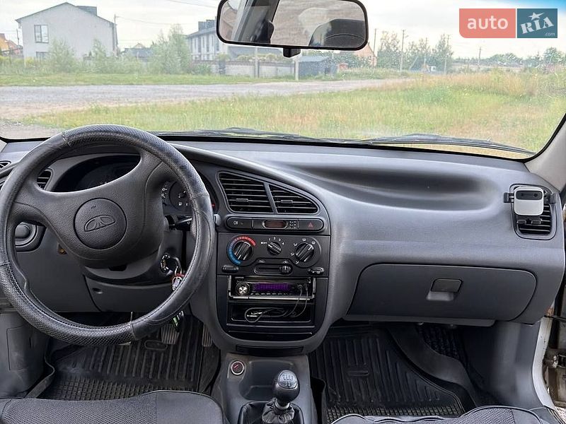 Седан Daewoo Lanos 2004 в Здолбунове