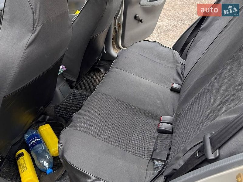 Седан Daewoo Lanos 2004 в Здолбунове