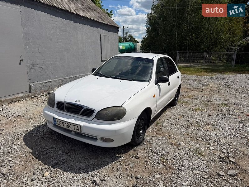 Хетчбек Daewoo Lanos 1998 в Дніпрі
