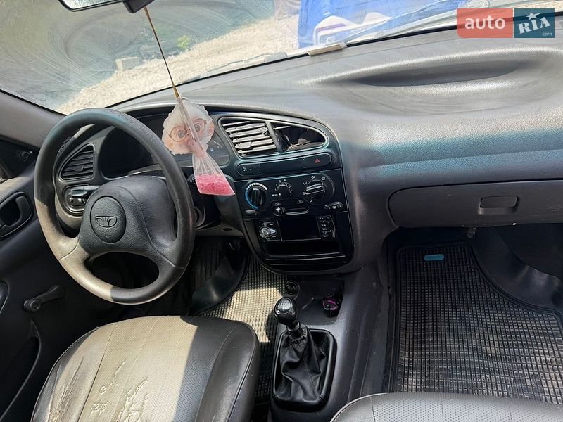 Хетчбек Daewoo Lanos 1998 в Дніпрі