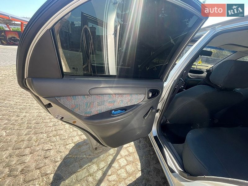 Седан Daewoo Lanos 2005 в Кропивницком