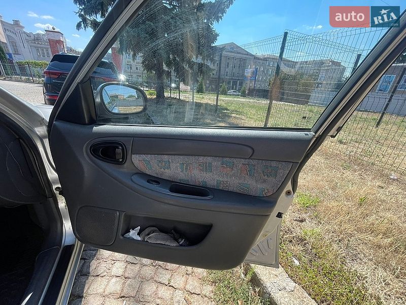 Седан Daewoo Lanos 2005 в Кропивницком