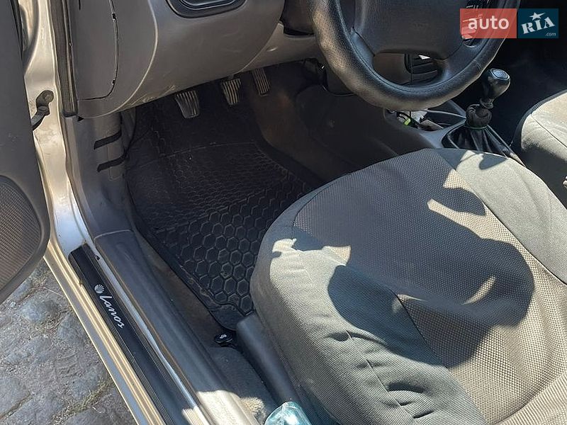 Седан Daewoo Lanos 2005 в Кропивницком