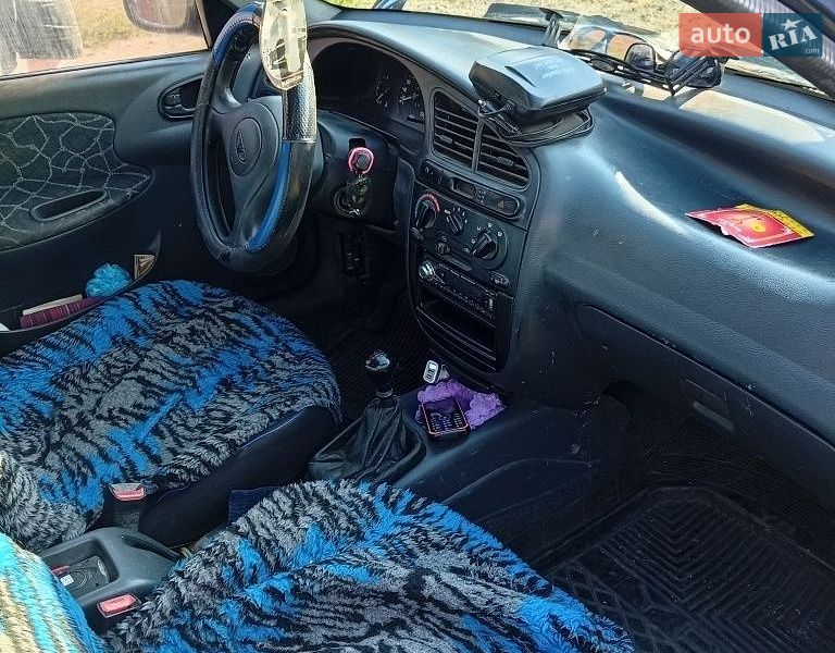 Седан Daewoo Lanos 2003 в Пятихатках