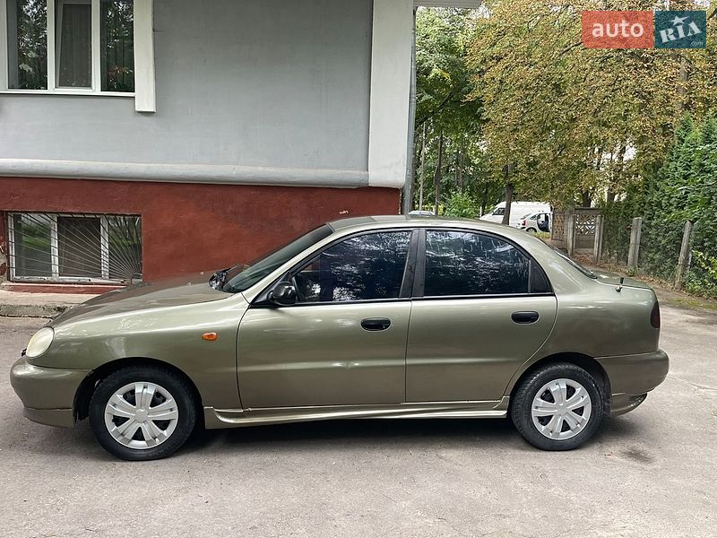 Седан Daewoo Lanos 2002 в Рівному