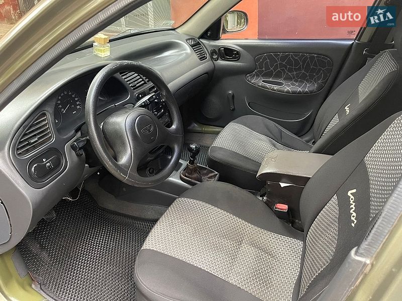 Седан Daewoo Lanos 2002 в Рівному