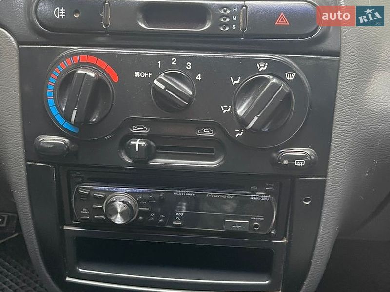 Седан Daewoo Lanos 2002 в Рівному