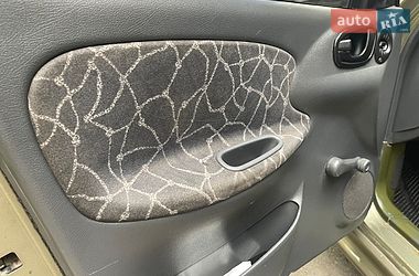 Седан Daewoo Lanos 2002 в Рівному