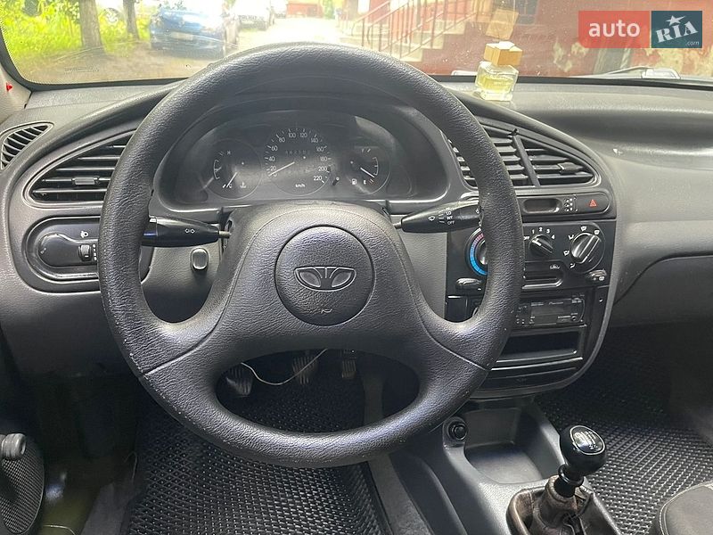 Седан Daewoo Lanos 2002 в Рівному