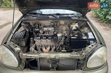 Седан Daewoo Lanos 2002 в Рівному