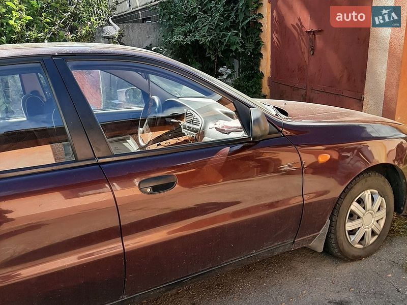 Седан Daewoo Lanos 2011 в Красилові