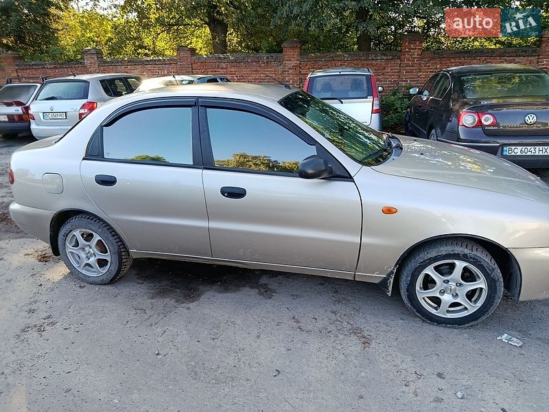 Седан Daewoo Lanos 2004 в Львове